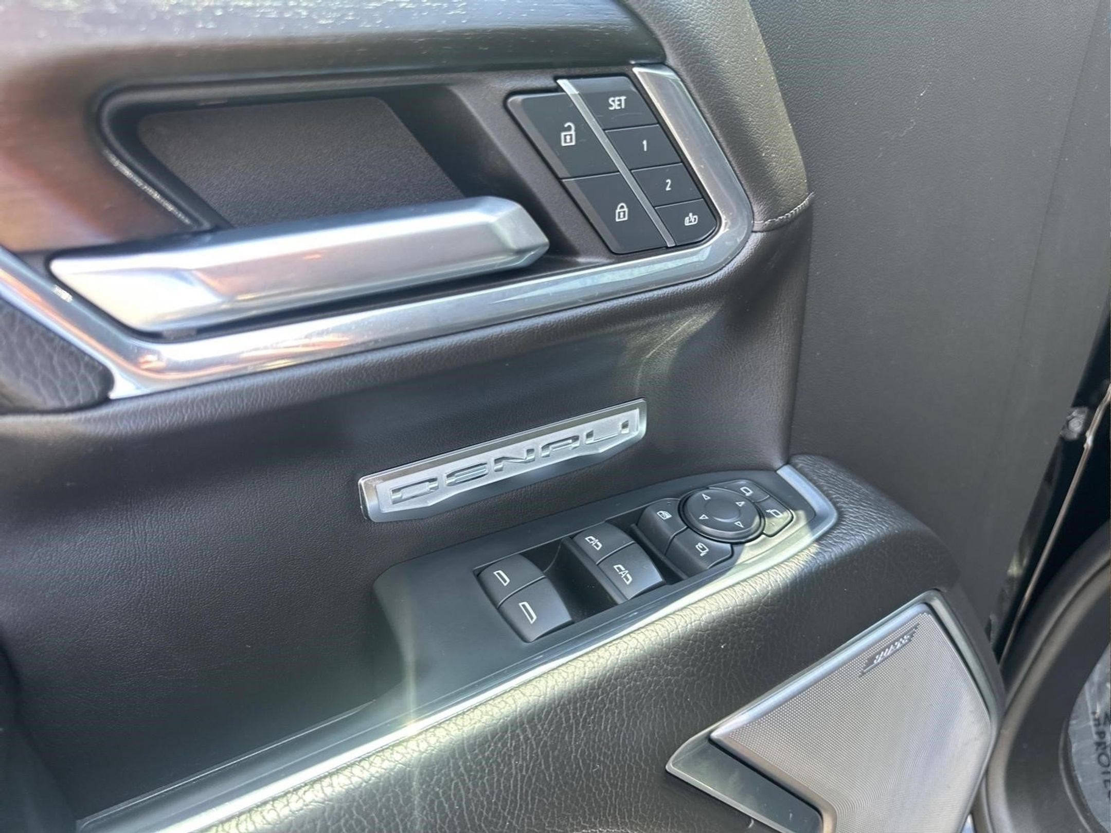 Used 2024 GMC Sierra 1500 Denali w/ Denali Reserve Package AWD/4WD image 19