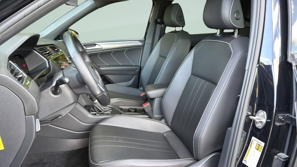 Used 2023 Volkswagen Tiguan SE R-Line FWD image 29