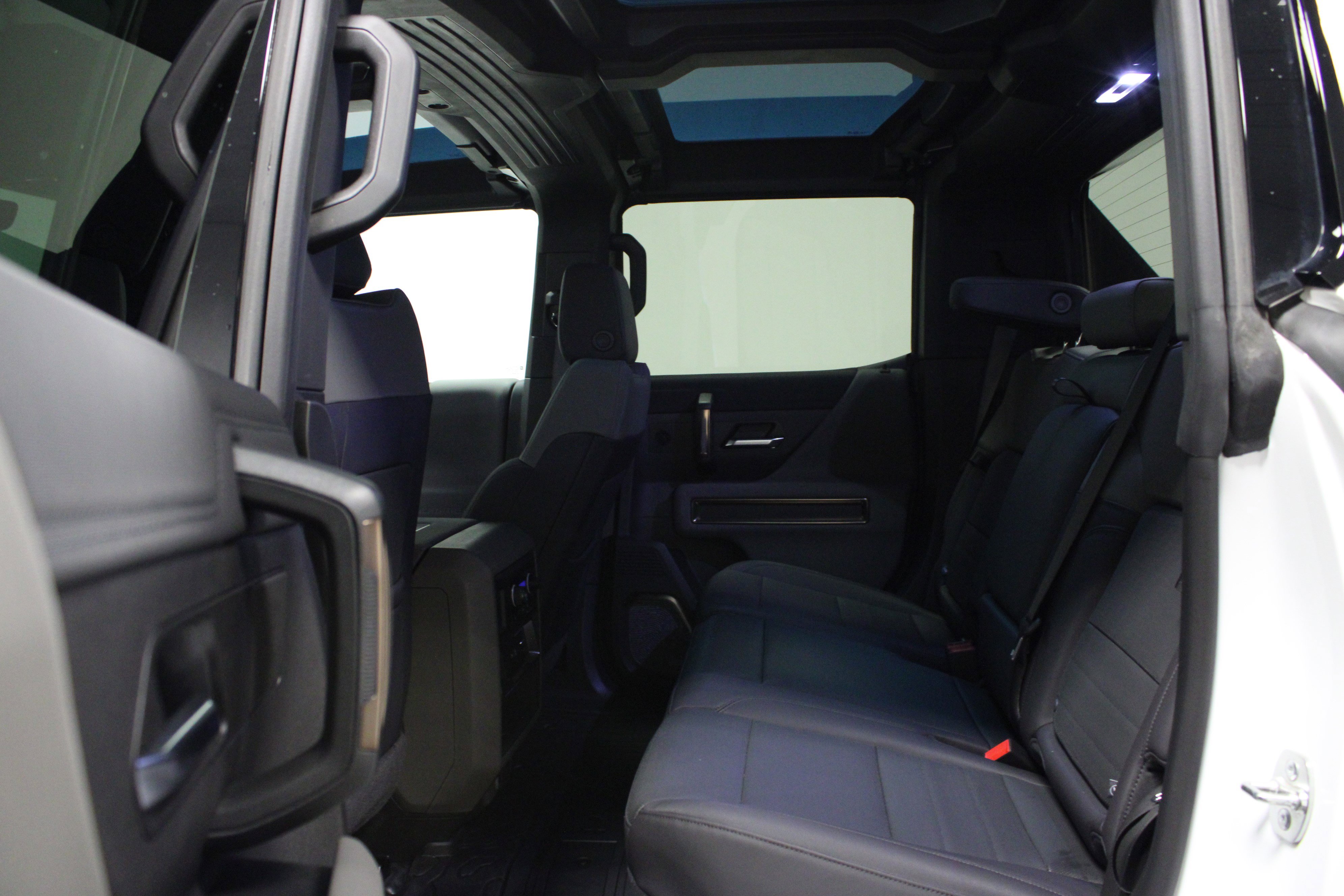 Used 2025 GMC Hummer EV 3X w/ LPO, Sport Package image 13