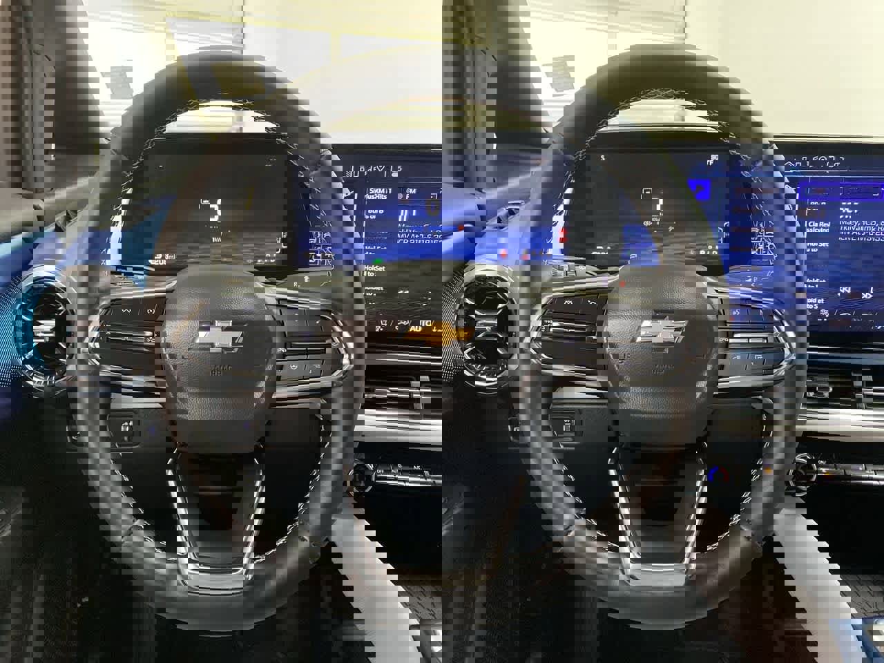 Used 2024 Chevrolet Equinox EV LT image 20