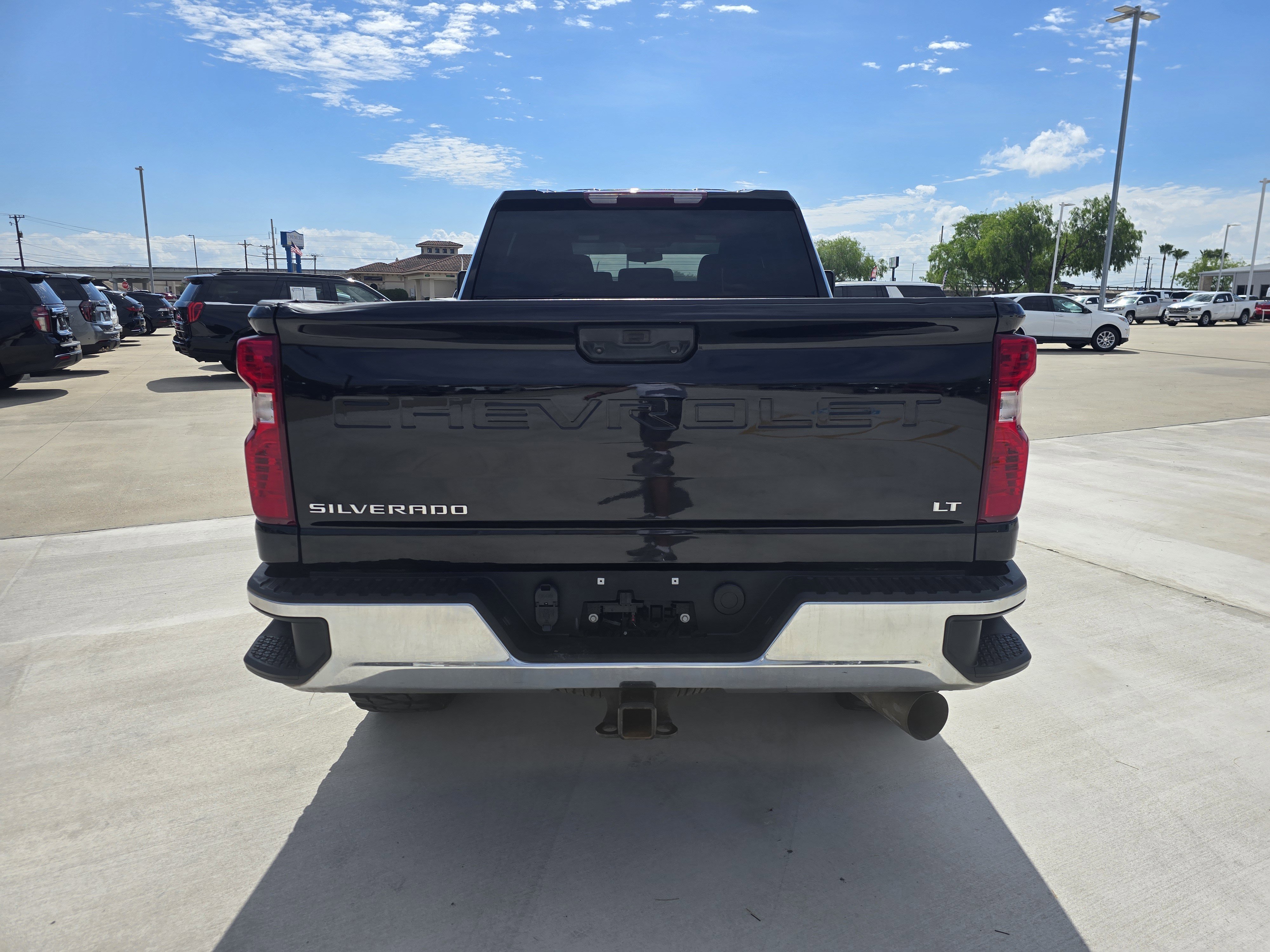 Used 2023 Chevrolet Silverado 2500 LT image 4