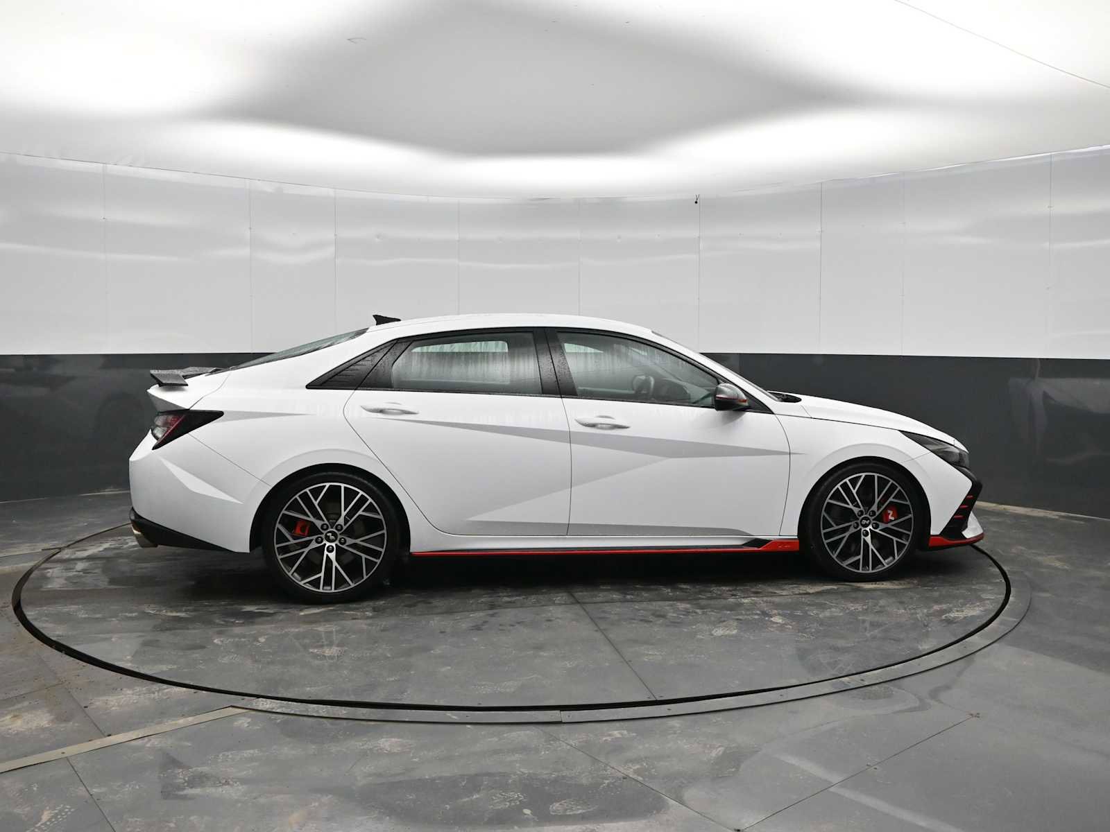 Used 2022 Hyundai Elantra N image 9