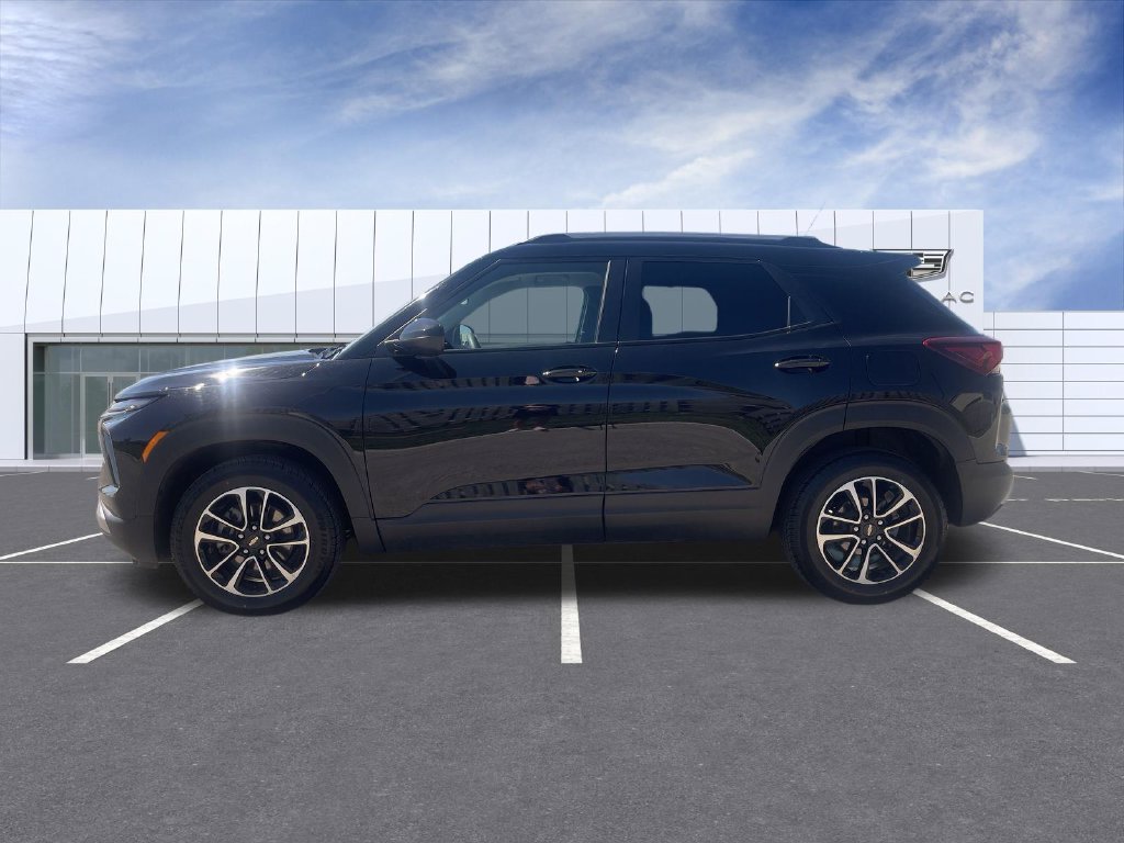Used 2025 Chevrolet TrailBlazer LT AWD/4WD image 5