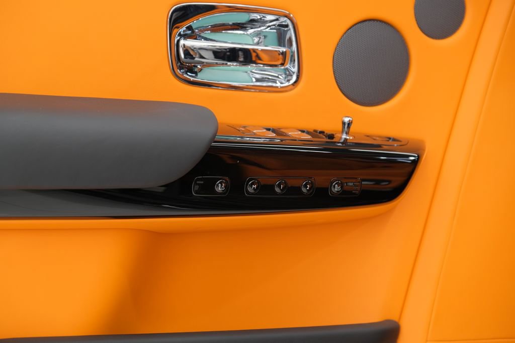 Used 2025 Rolls-Royce Phantom Sedan image 82