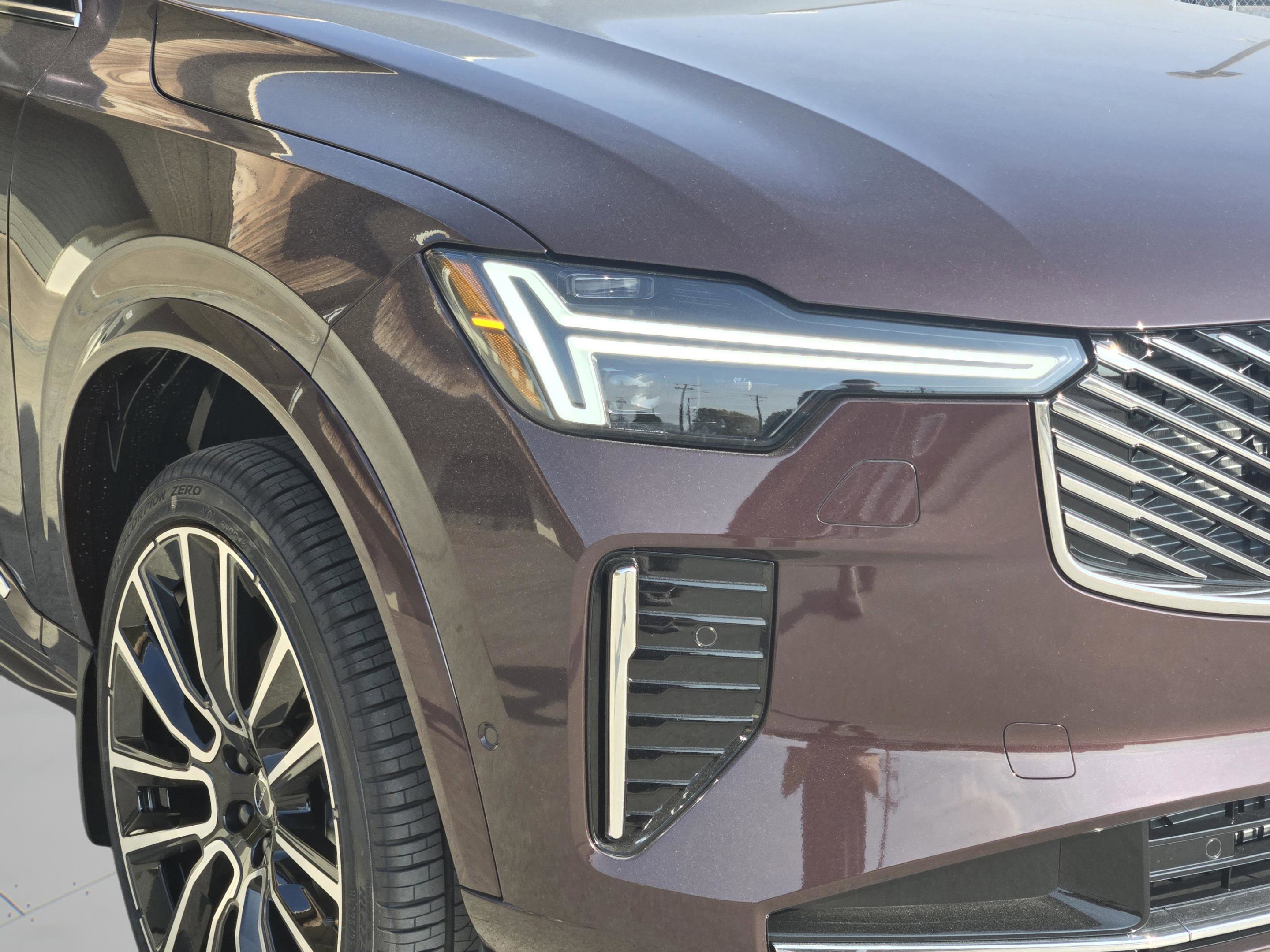 New 2026 Volvo XC90 B5 Ultra w/ Protection Package Premier image 10