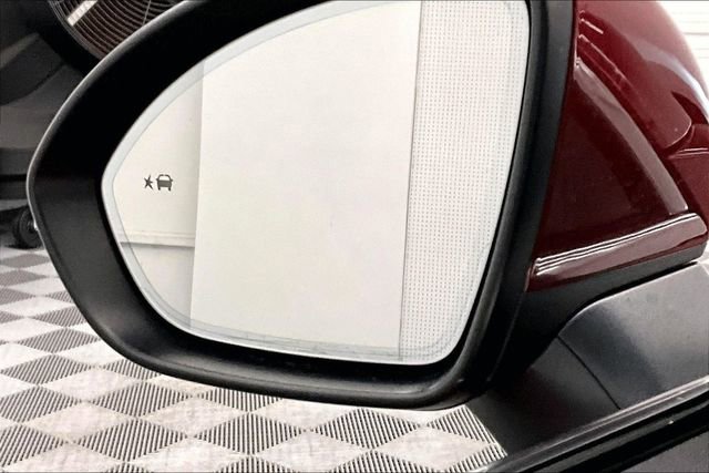 Used 2023 Buick Envision Avenir image 37