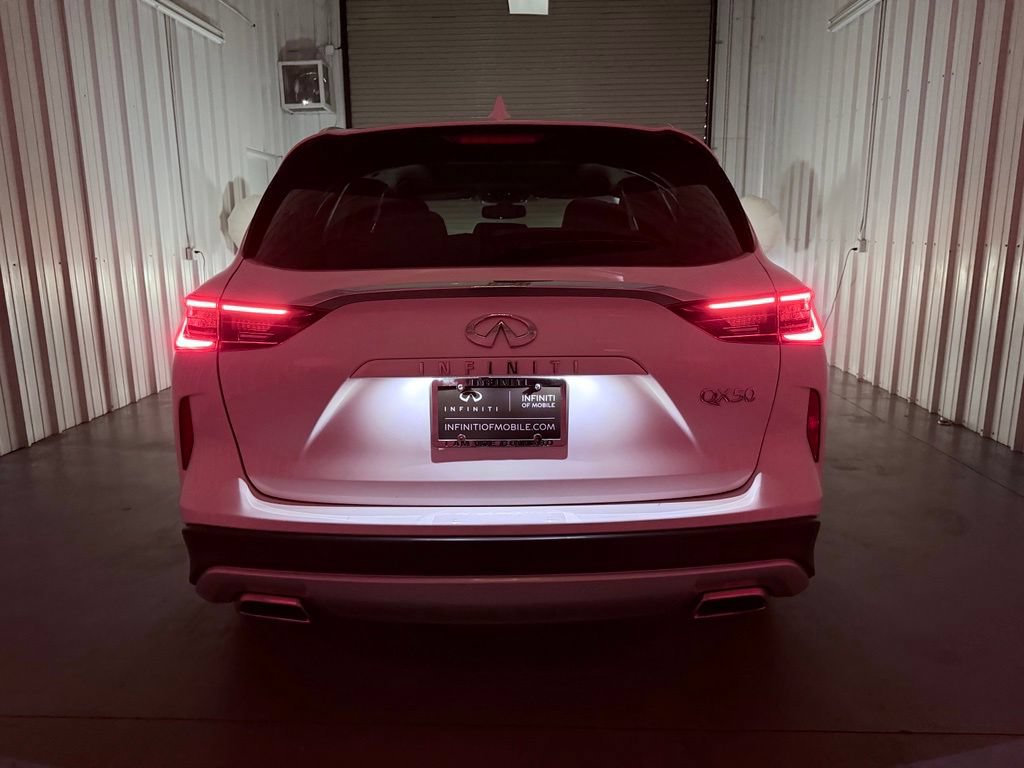 Certified 2020 INFINITI QX50 Luxe w/ Navigation Package FWD image 9
