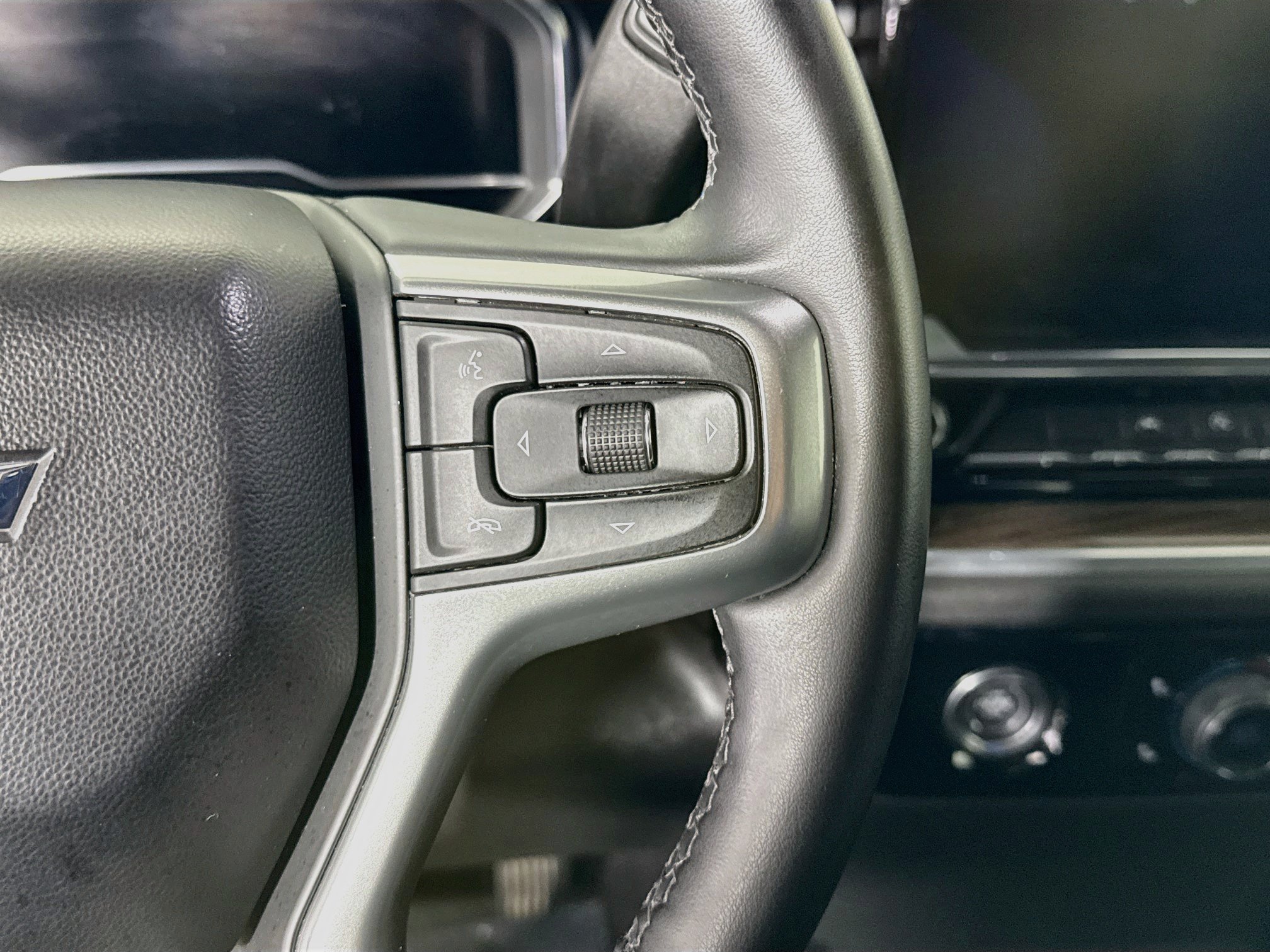 Used 2024 Chevrolet Silverado 1500 LT AWD/4WD image 15