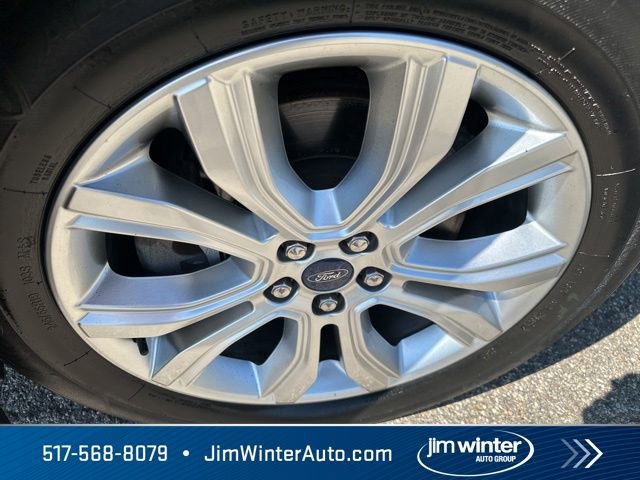 Used 2020 Ford Edge Titanium w/ Equipment Group 301A AWD/4WD image 3