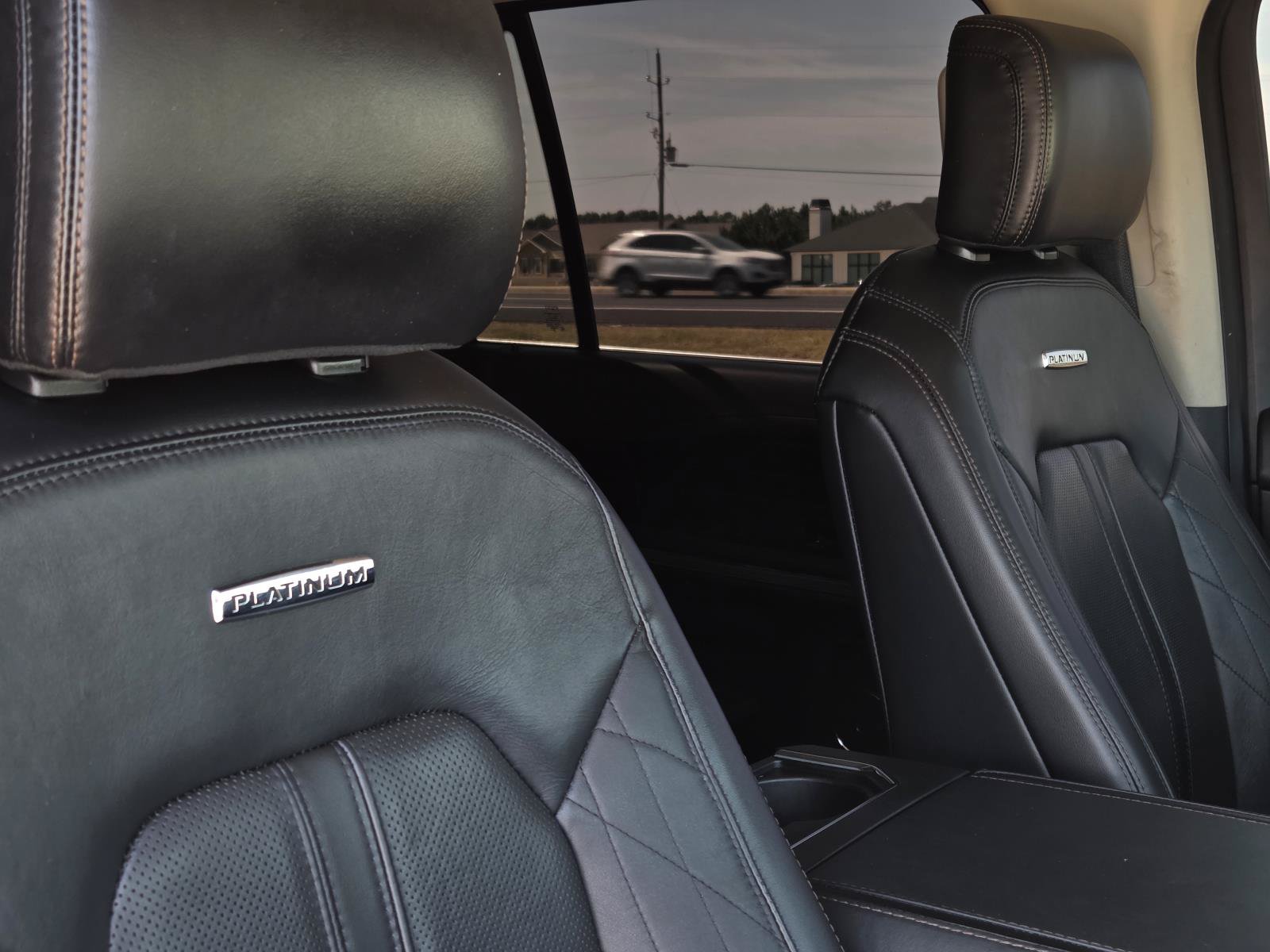 Used 2020 Ford Expedition Platinum AWD/4WD image 29