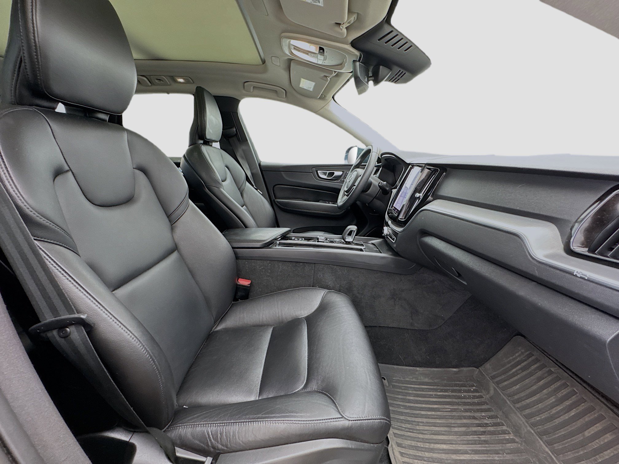 Used 2023 Volvo XC60 B5 Core w/ Climate Package image 18