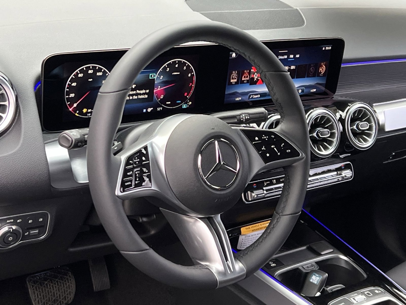 New 2026 Mercedes-Benz GLB 250 4MATIC image 14