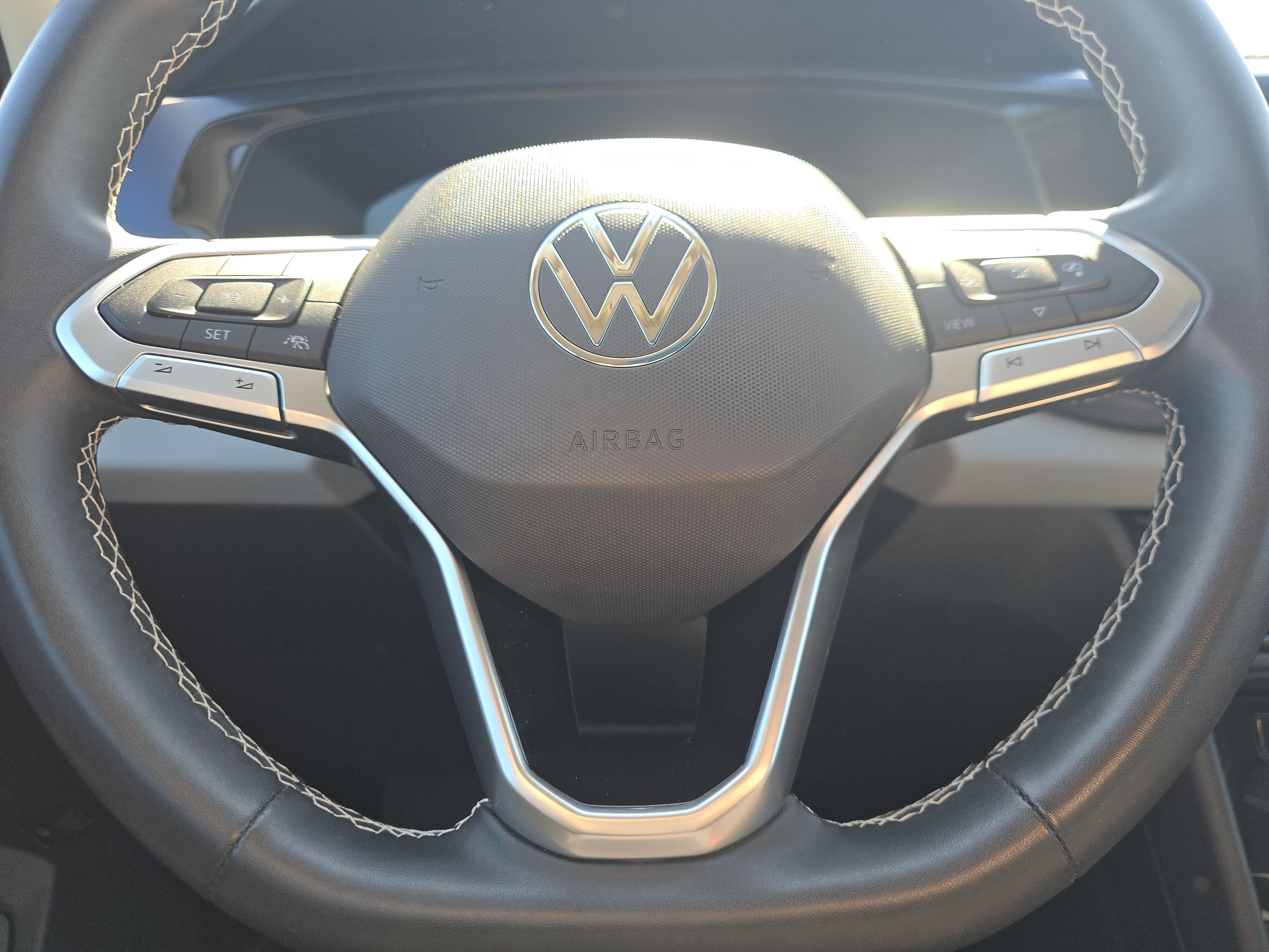 Certified 2023 Volkswagen Taos SE w/ Panoramic Sunroof Package image 19