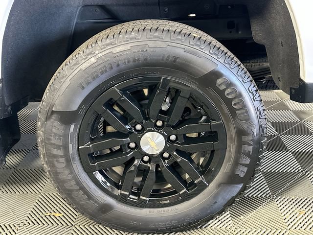 Used 2023 Chevrolet Colorado LT w/ LT Convenience Package II image 27