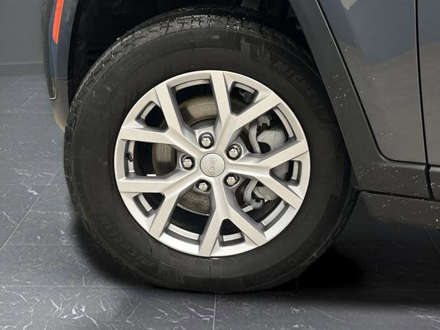 Used 2022 Jeep Grand Cherokee Limited image 37