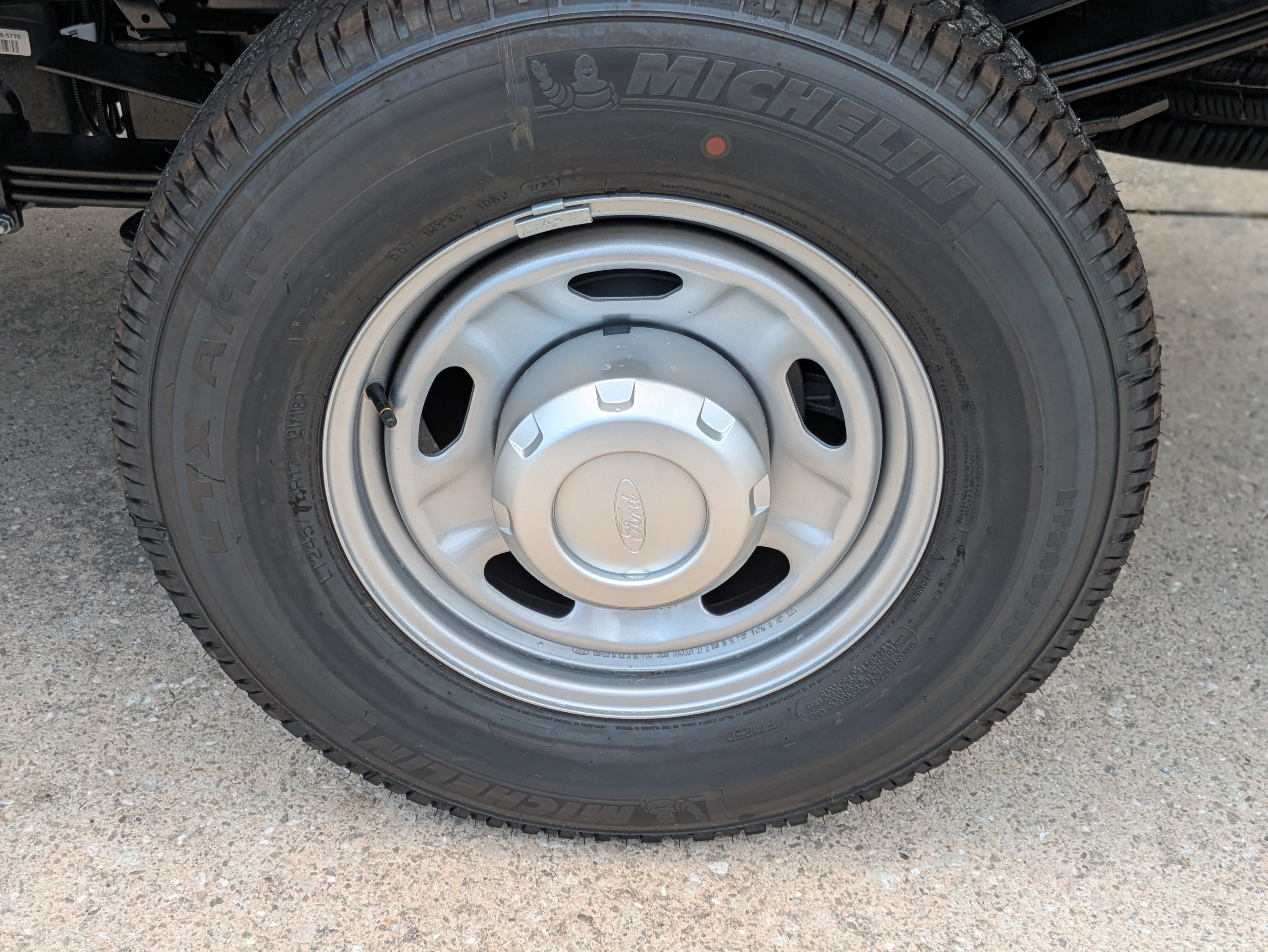 Used 2025 Ford F250 XL w/ 360-Degree Camera Package RWD image 12