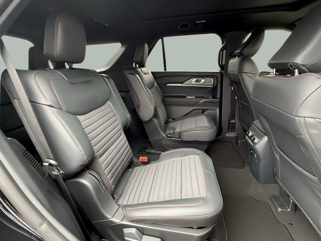 New 2026 Ford Explorer ST-Line w/ ST-Line Street Pack image 15