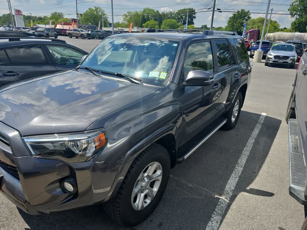 Used 2020 Toyota 4Runner SR5 Premium w/ Moonroof Package AWD/4WD image 8