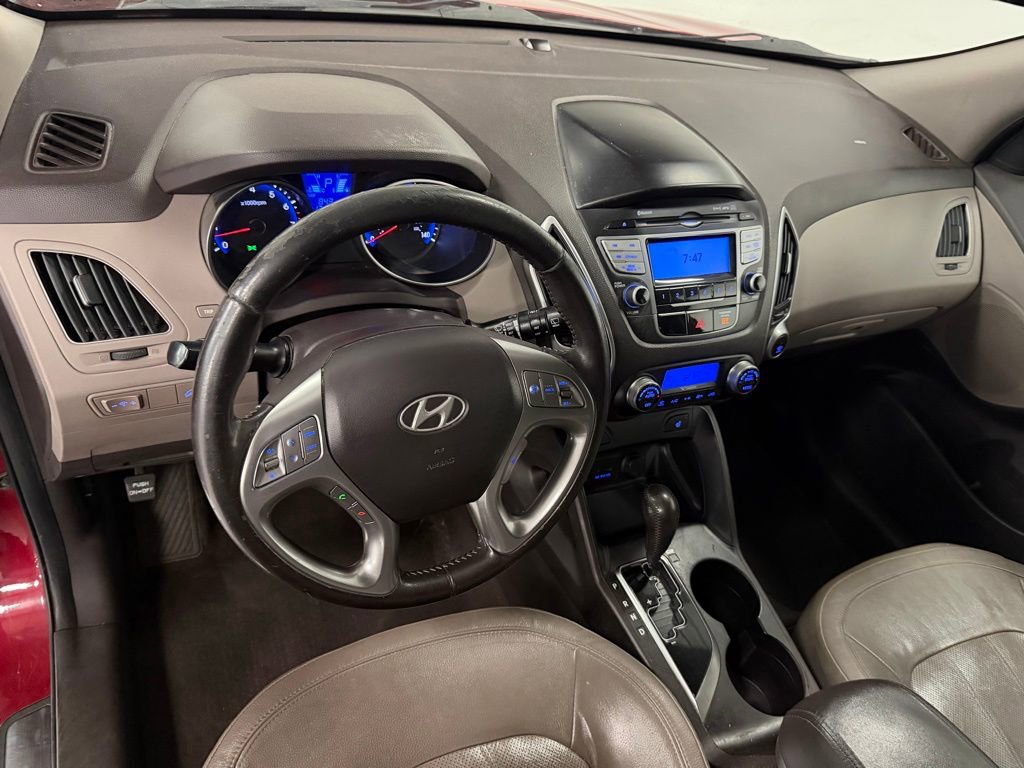 Used 2011 Hyundai Tucson Limited FWD image 9