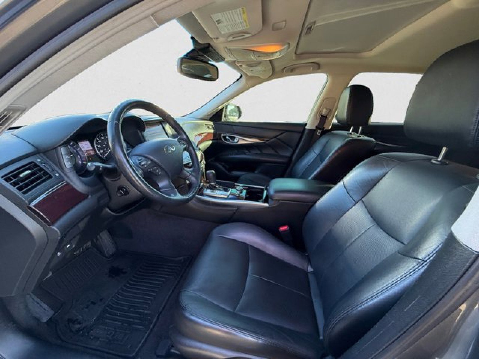 Used 2018 INFINITI Q70 L 3.7 image 10