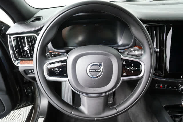 Used 2019 Volvo S60 T6 Inscription image 9