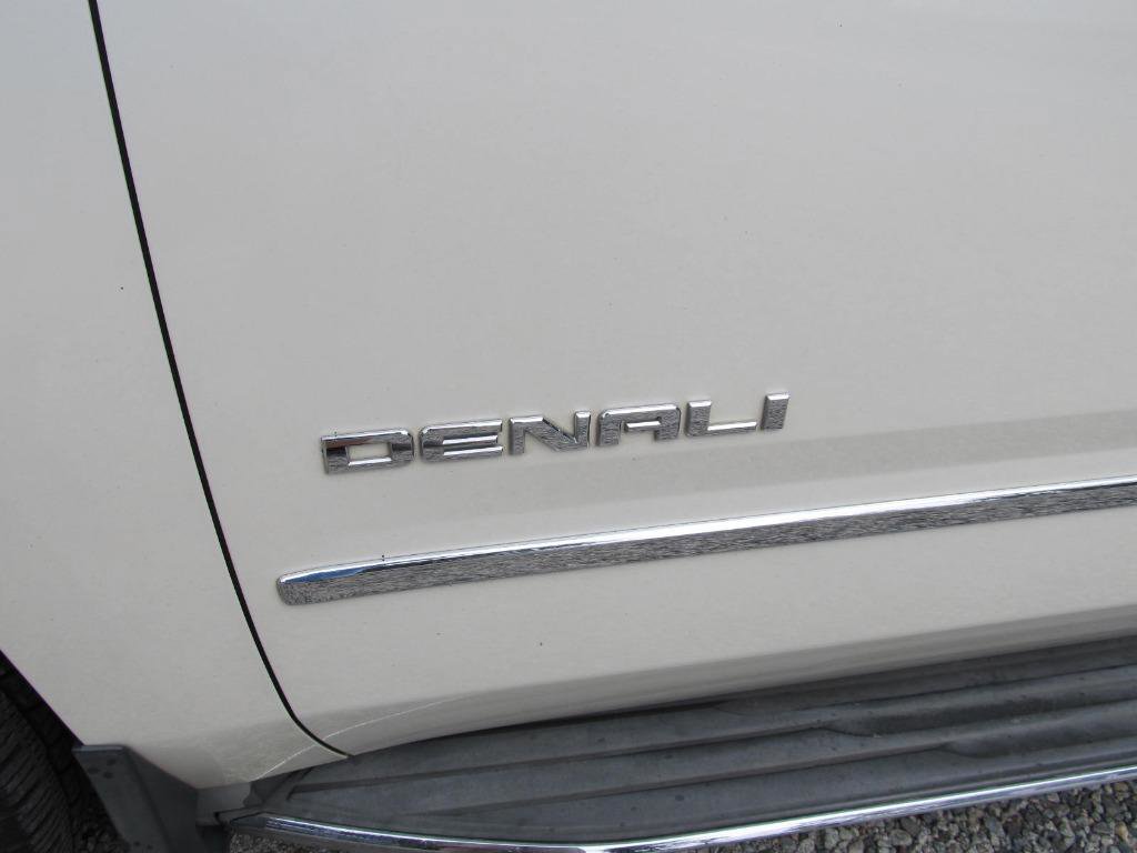 Used 2015 GMC Yukon XL Denali w/ Open Road Package image 11