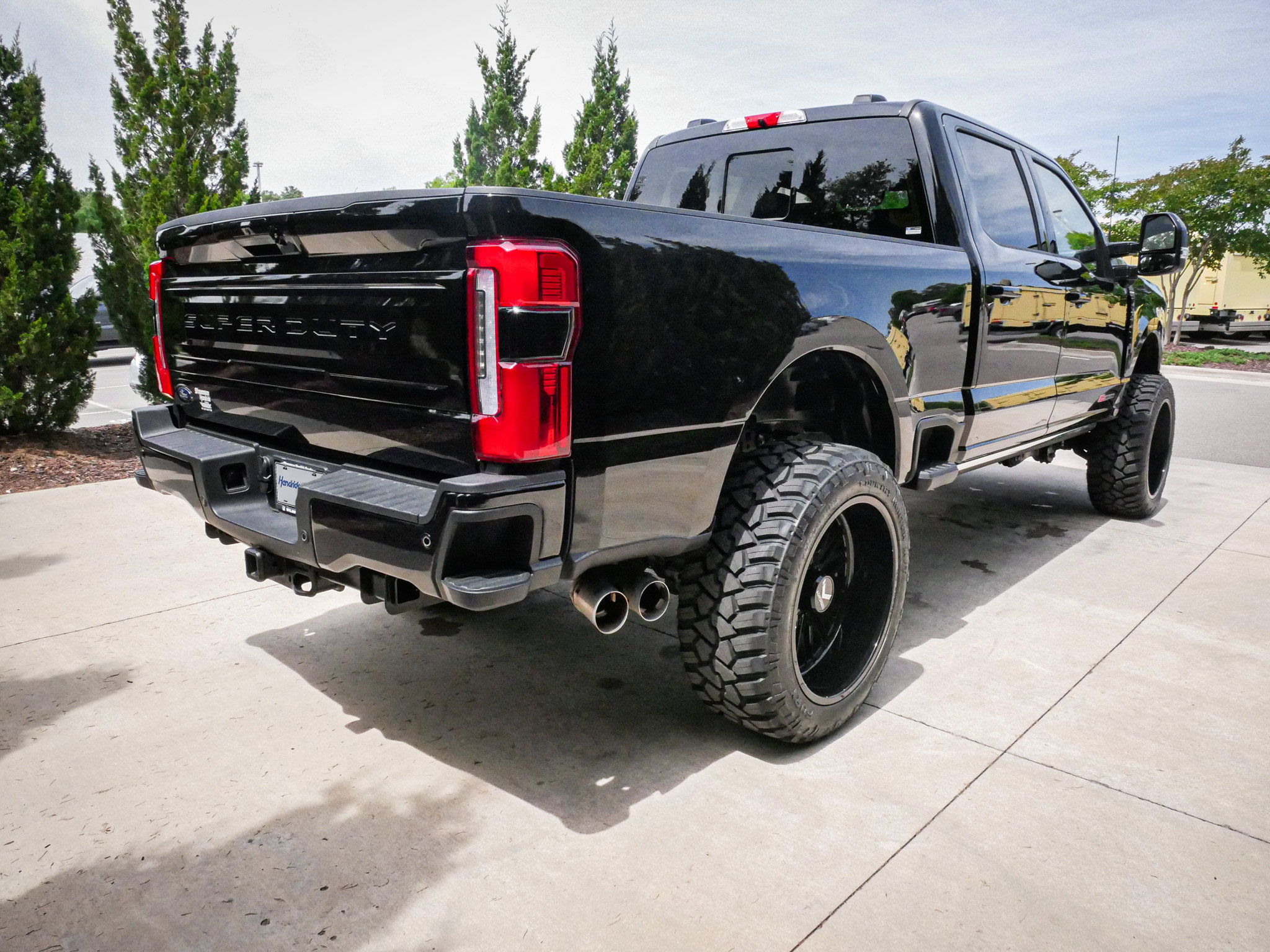 Used 2025 Ford F250 Platinum AWD/4WD image 10