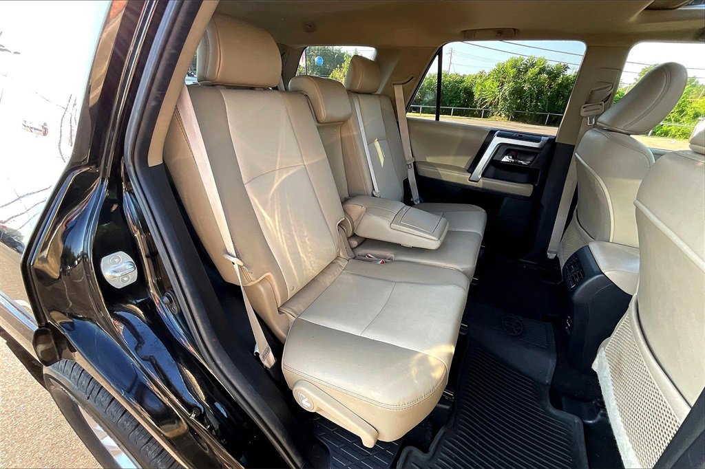 Used 2018 Toyota 4Runner SR5 Premium image 27