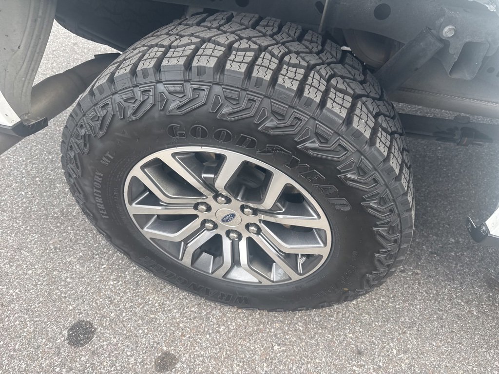 Used 2021 Ford F150 Lariat w/ Max Trailer Tow Package image 11