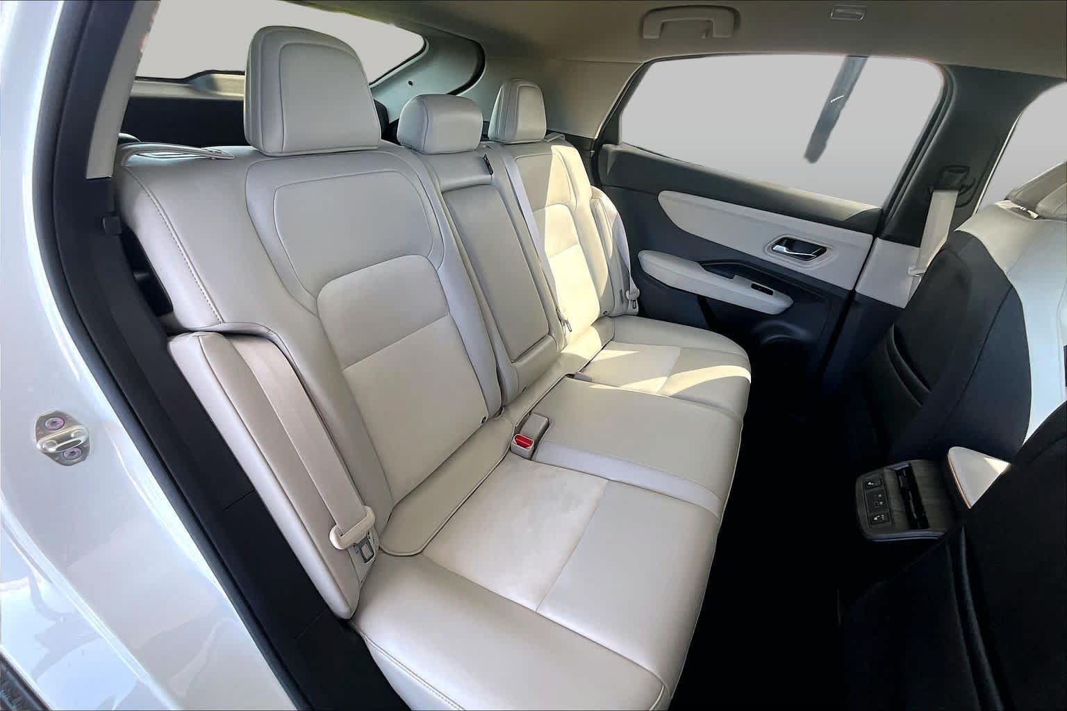 Used 2023 Nissan Ariya FWD image 19