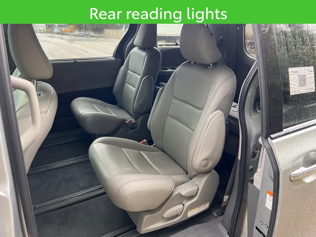 Used 2020 Toyota Sienna XLE AWD/4WD image 29