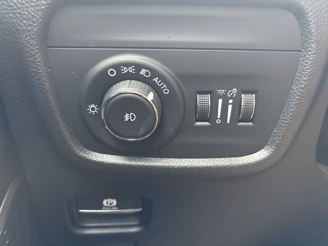 Used 2022 Jeep Grand Cherokee L Limited image 32