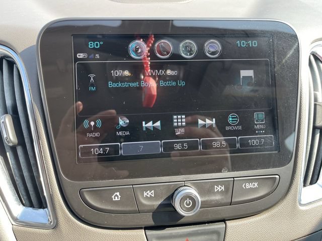 Used 2018 Chevrolet Malibu LT w/ Leather Package FWD image 16