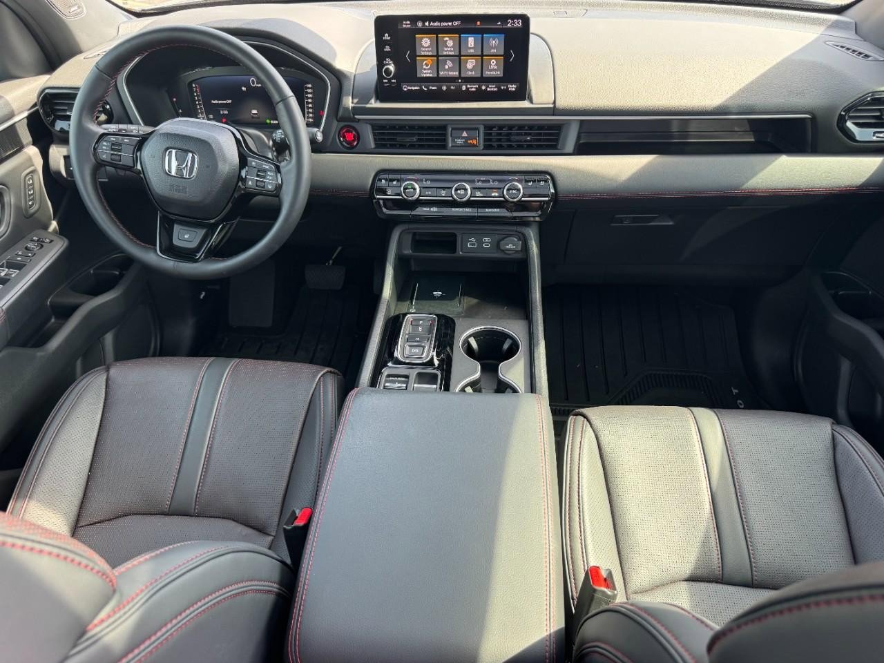 Certified 2025 Honda Pilot Black Edition image 11