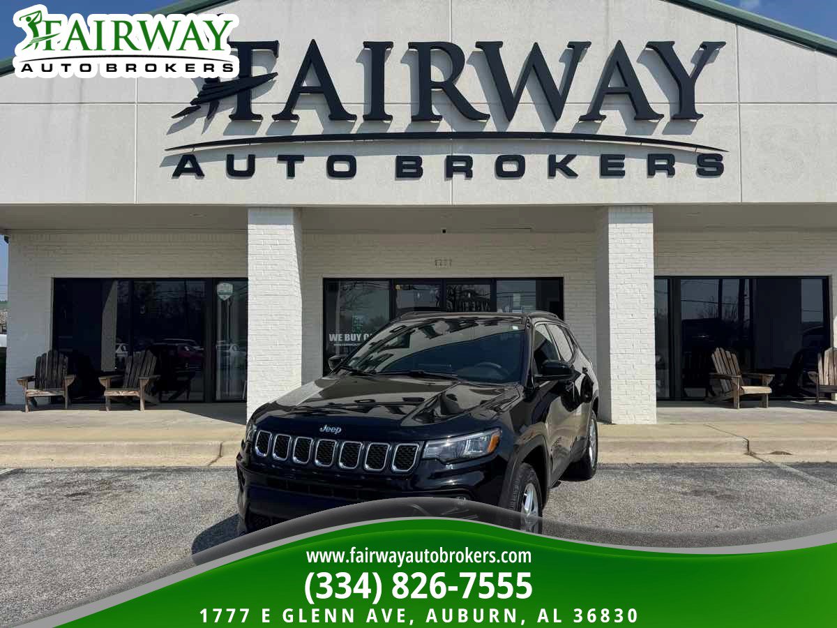 Used 2023 Jeep Compass Latitude w/ Sun and Sound Group AWD/4WD image 1