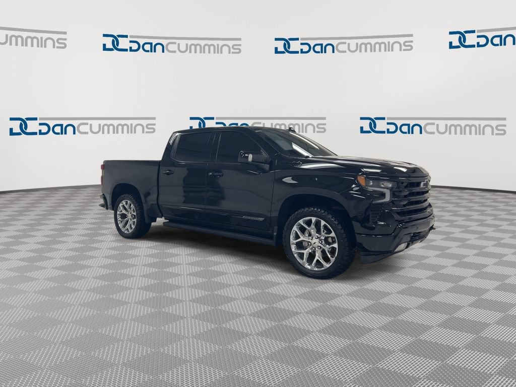 Used 2024 Chevrolet Silverado 1500 High Country w/ Midnight Edition AWD/4WD image 2
