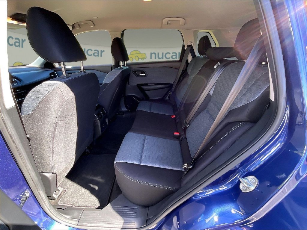Used 2023 Nissan Rogue SV AWD/4WD image 15