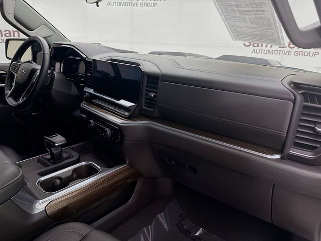 Used 2025 Chevrolet Silverado 1500 LT Trail Boss w/ Convenience Package II AWD/4WD image 32