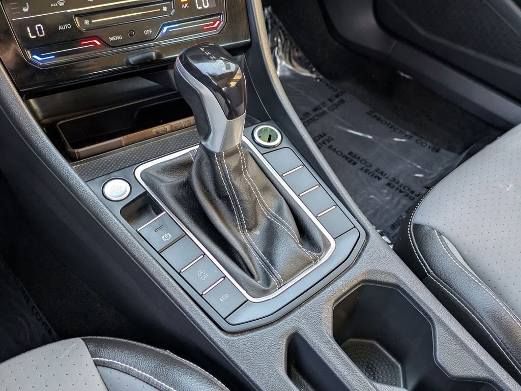 Used 2025 Volkswagen Jetta SE image 18