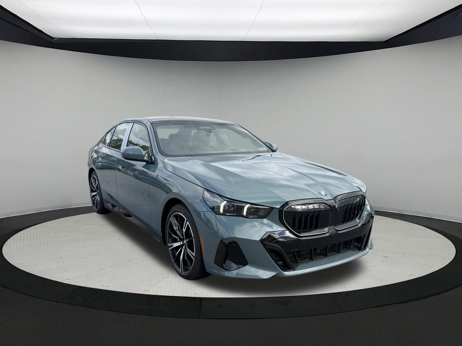 New 2027 BMW 530i xDrive w/ M Sport Package AWD/4WD image 3