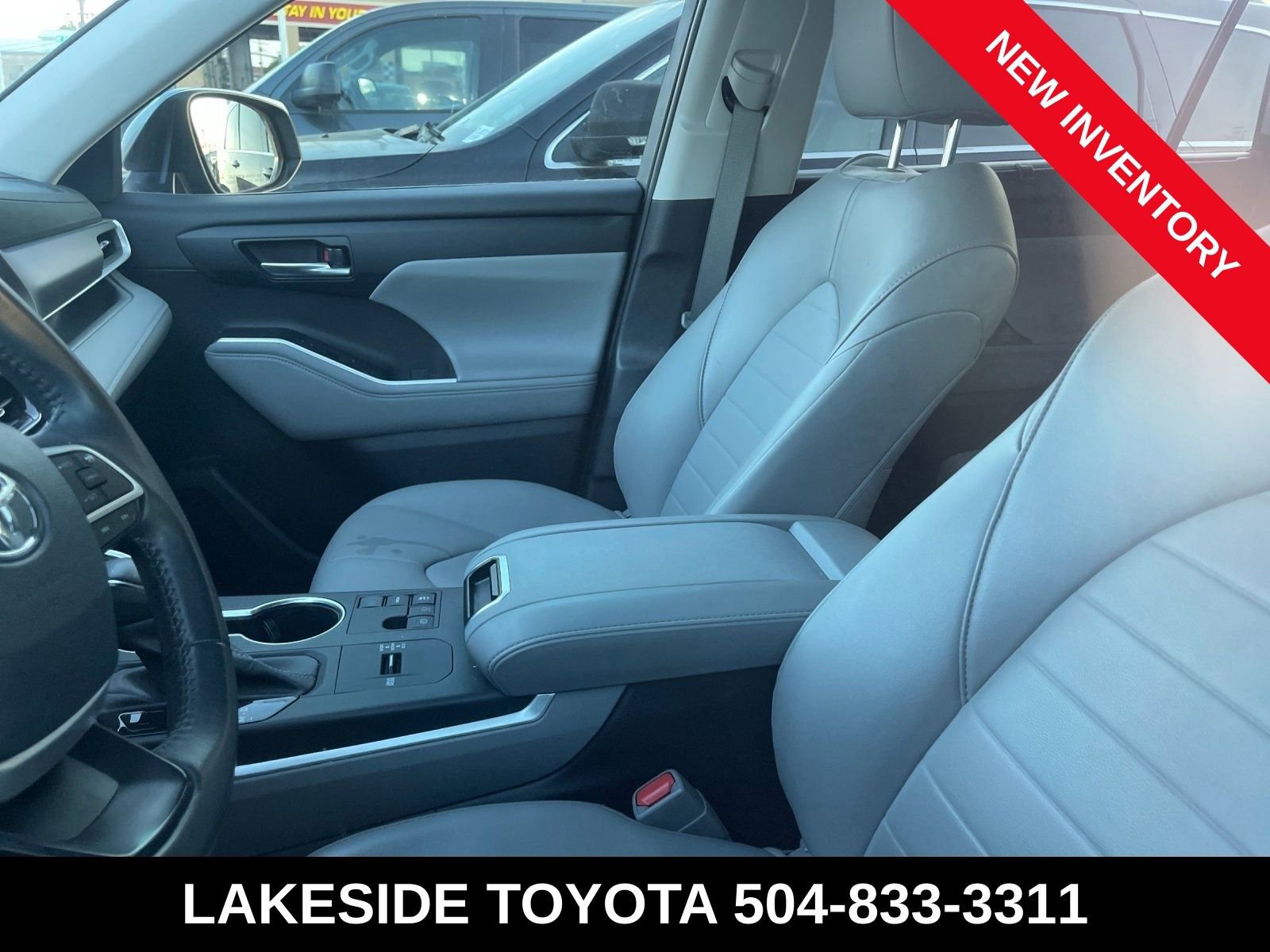 Used 2023 Toyota Highlander XLE image 9