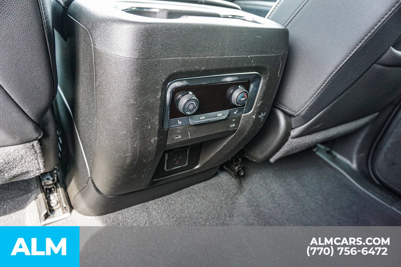 Used 2025 Chevrolet Suburban Premier AWD/4WD image 61