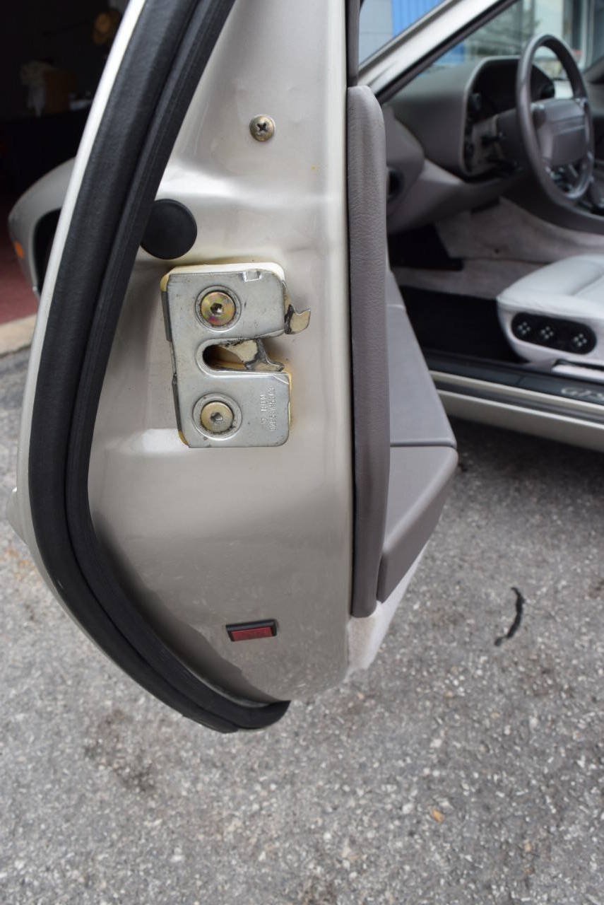 Used 1993 Porsche 928 GTS RWD image 37