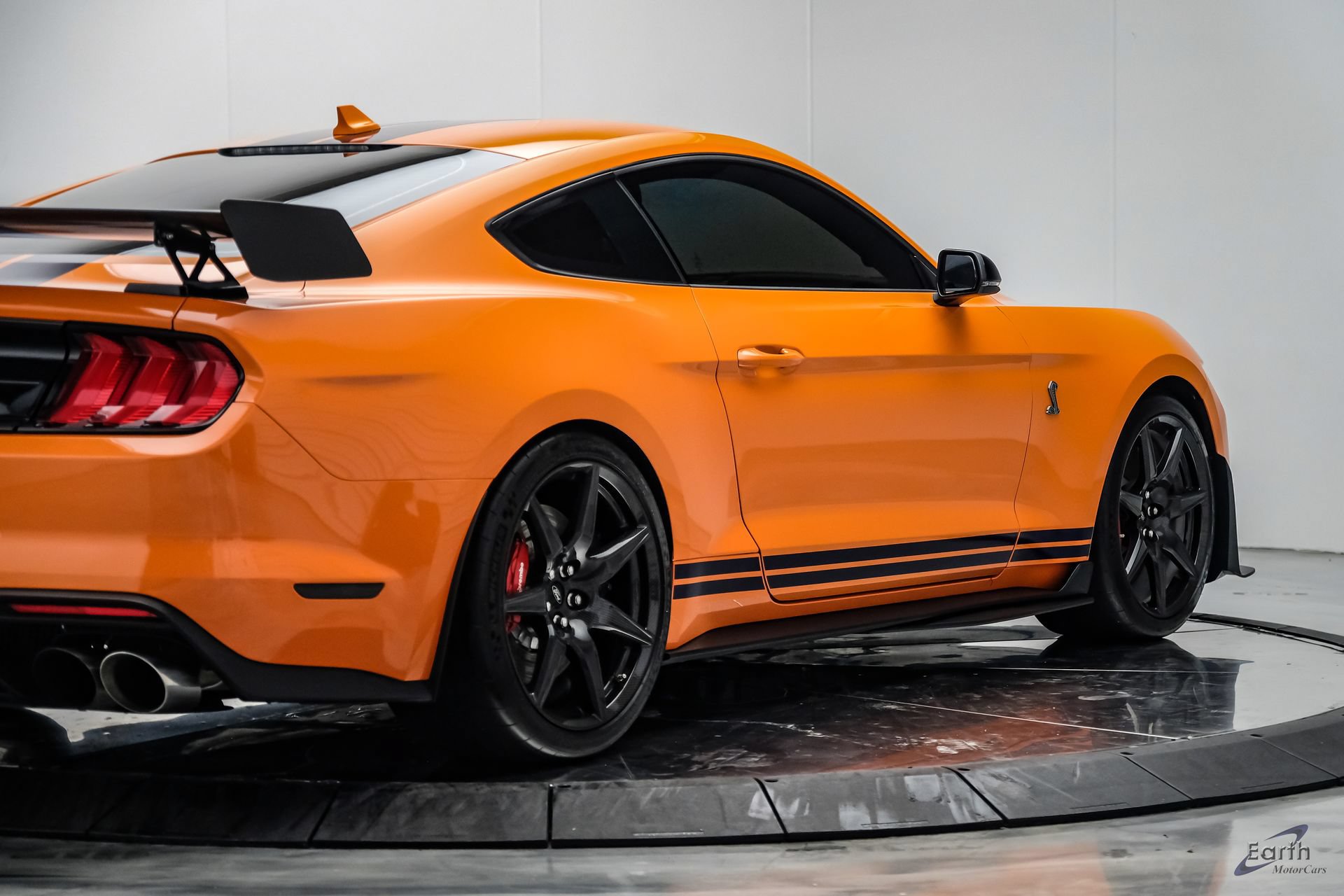 Used 2020 Ford Mustang Shelby GT500 w/ Carbon Fiber Track Pack RWD image 24