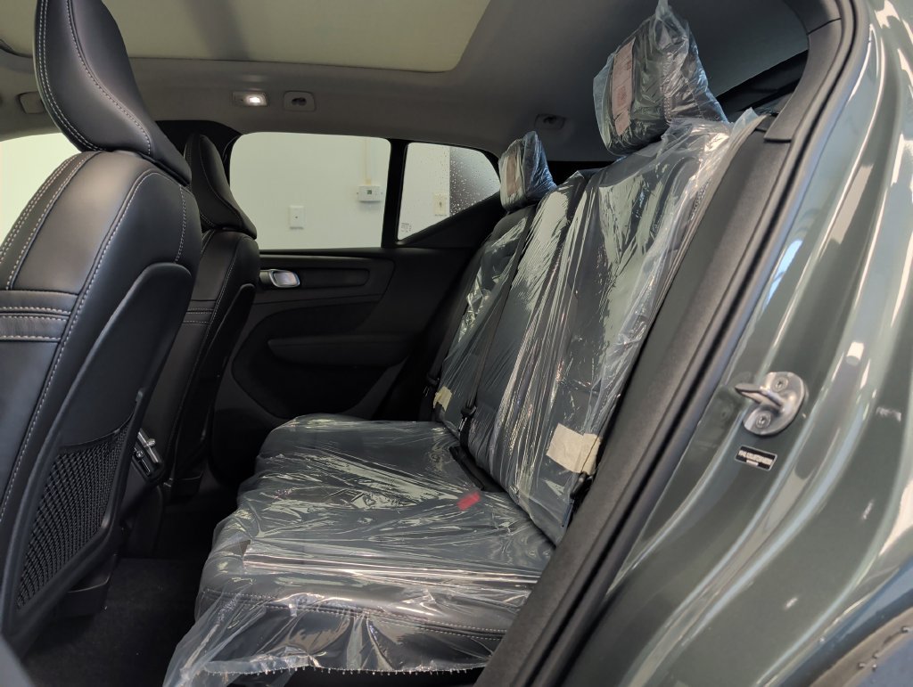 New 2026 Volvo XC40 B5 Core w/ Climate Package AWD/4WD image 31