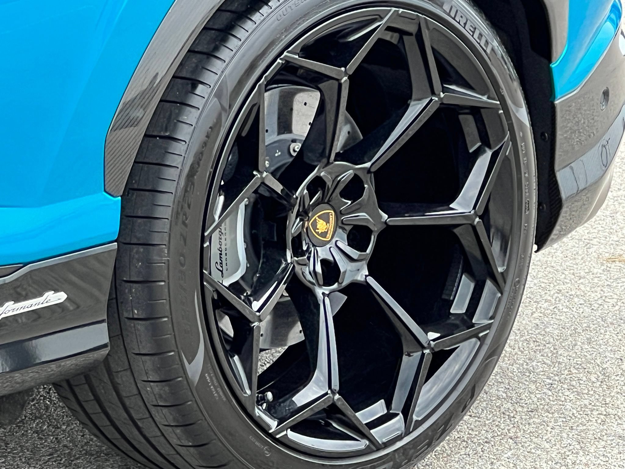 Used 2023 Lamborghini Urus Performante AWD/4WD image 16