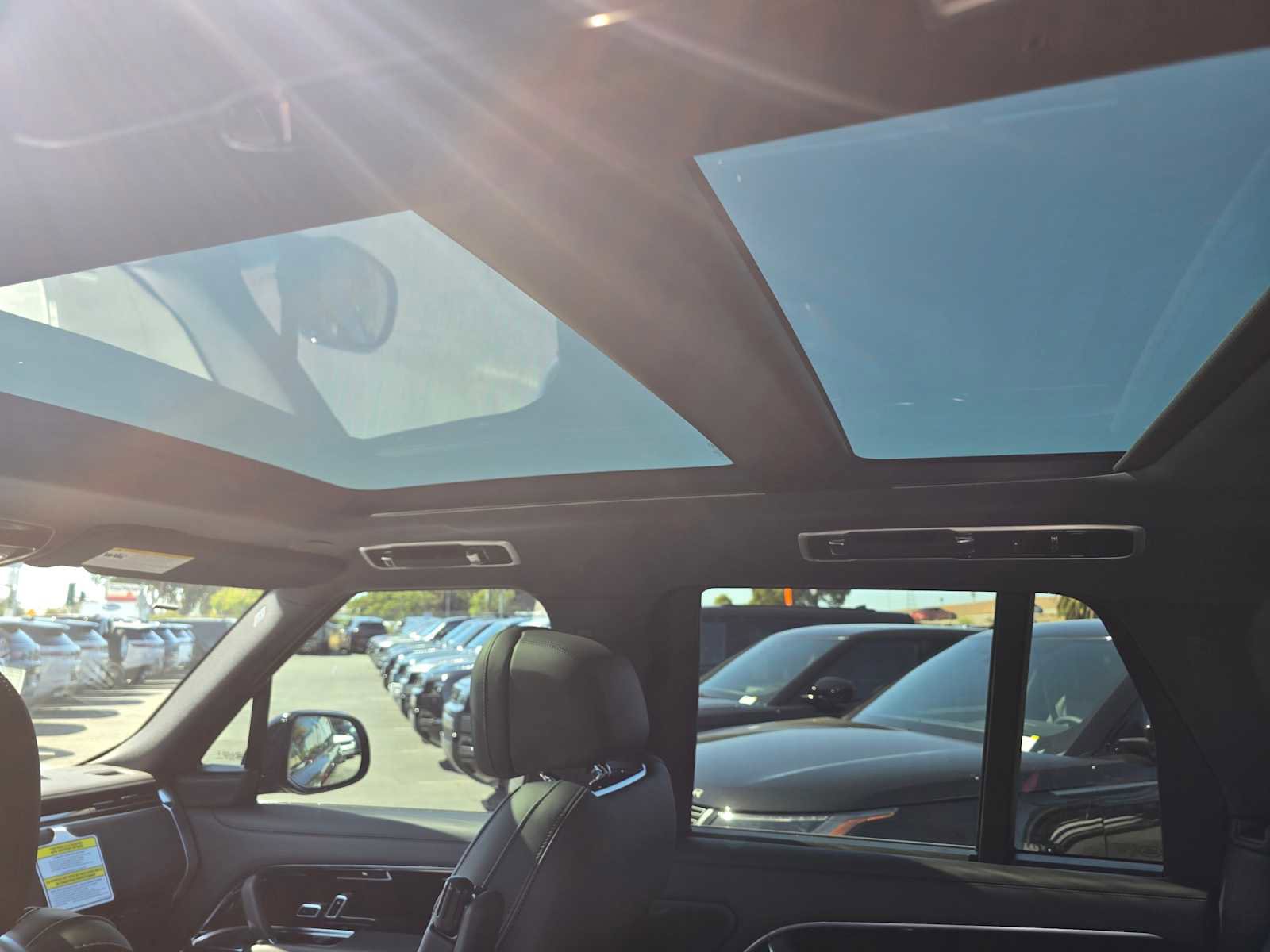 New 2025 Land Rover Range Rover SE image 21