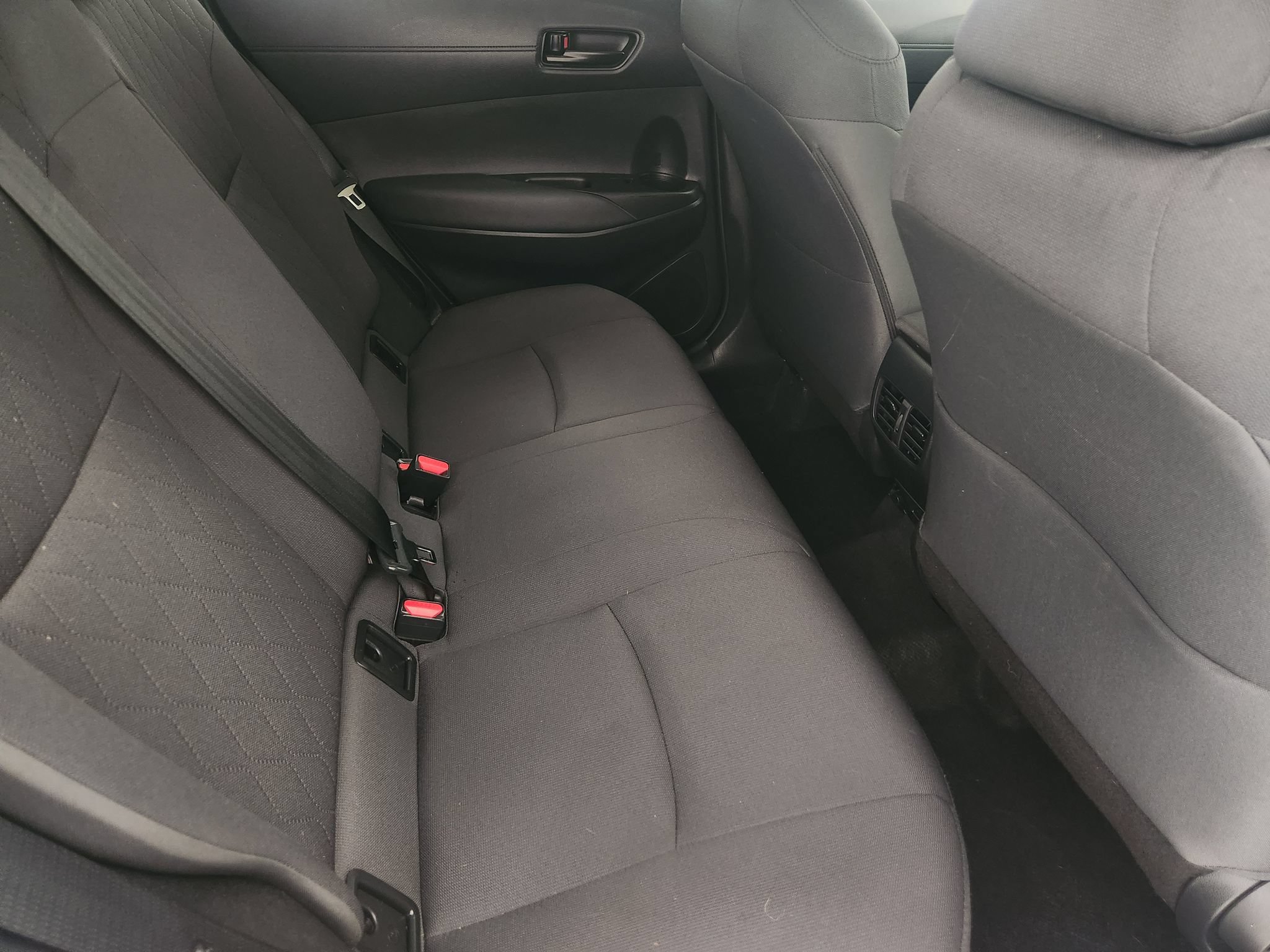 Used 2025 Toyota Corolla Cross LE FWD image 32