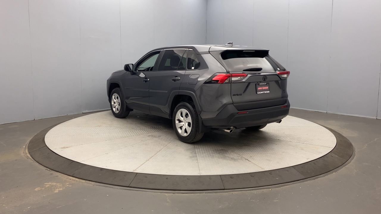 Used 2024 Toyota RAV4 LE AWD/4WD image 3