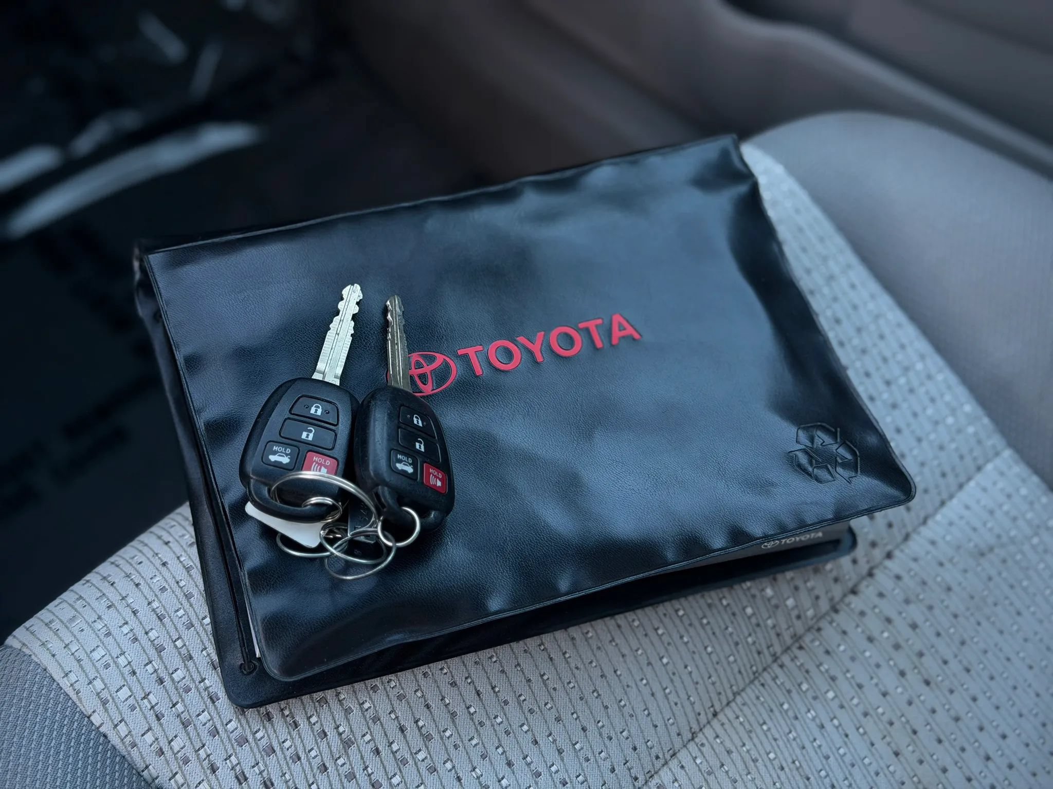 Used 2012 Toyota Camry XLE FWD image 17